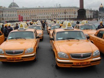 Московским таксистам выдали более 4 тыс. разрешений на работу