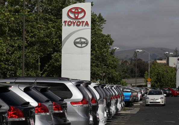 Toyota Motor выпустила новую партию автомобилей. Фоторепортаж с Toyota Motor. Фото:  Justin Sullivan/Getty Images