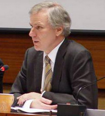 Специальный докладчик г-н Филип Олстон. Фото:epochtimes.ru