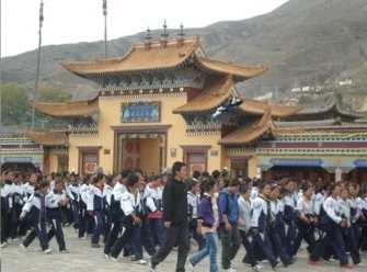 В Китае тысячи тибетских студентов протестуют против языковой политики Пекина