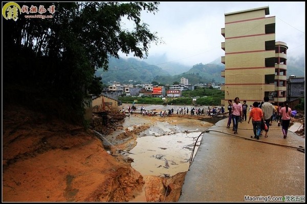 В Китае продолжает расти число жертв тайфуна «Фанаби»