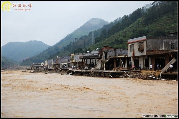 В Китае продолжает расти число жертв тайфуна «Фанаби»