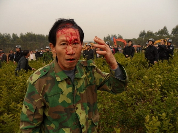 В Китае  очередное изъятие земли у крестьян не обошлось без кровопролития