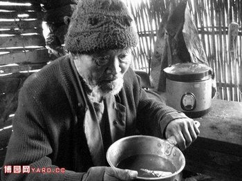 В Китае с каждым годом число людей, которым за 60 лет в стране увеличивается на 10 млн. человек. Фото с epochtimes.com
