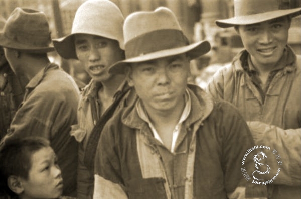 Портовые рабочие в Шанхае 60 лет назад