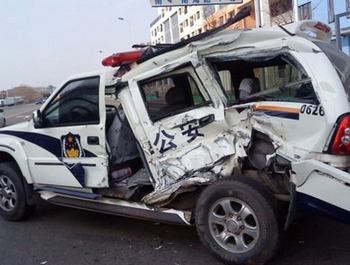 Китайский диспетчер в гневе задавил автобусом 9 человек