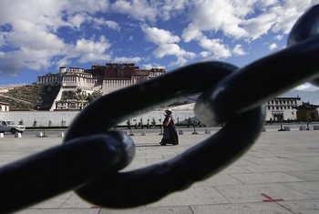 Ещё одного тибетца приговорили к сроку заключения по политическим причинам. Фото: China Photos/Getty Images