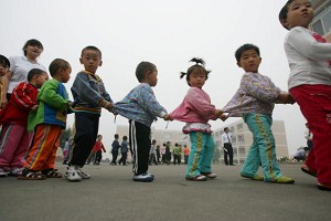 Более 100 детей отравились продуктами в Китае