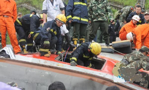 В Китае произошли две крупные аварии. Погибло более 40 человек. Фото