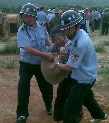 В Китае полиция похищает людей