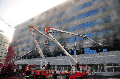 Пожар на складе в Китае уничтожил товар более чем на 5 млн. долларов