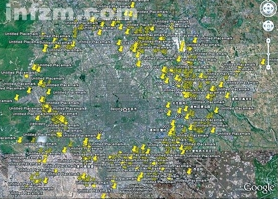Ван Цюлян, народный активист-эколог и фотограф, с 2008 по 2010 год на мотоцикле объездил более 400 свалок вокруг Пекина и отметил их месторасположение на карте от Google Earth жёлтыми значками. По этим отметкам можно увидеть, что Пекин плотно окружён мусорными свалками.