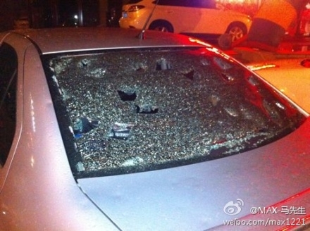 Крупный град на северо-востоке Китая разбивал стёкла автомобилей
