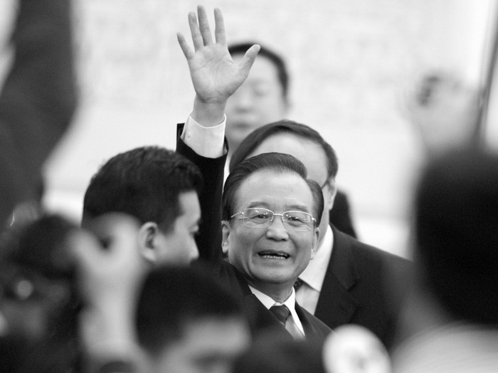 Китайский премьер-министр Вэнь Цзябао после пресс-конференции, посвящённой ежегодной сессии  Всекитайского собрания народных представителей  14 марта 2012 г. Фото: Liu Jin/AFP/Getty Images