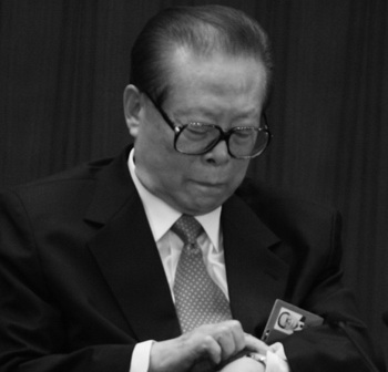 Ху Цзиньтао, сдав свои полномочия, лишил Цзяна влияния на КПК