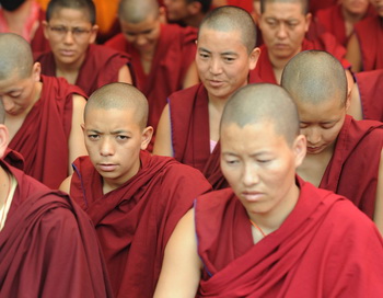 В Тибете монах совершил попытку самосожжения