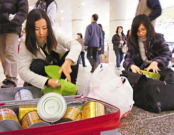 Жители  континентального Китая в Гонконге скупают сухое молоко