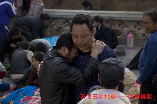 Число жертв землетрясения в Китае может быть во много раз больше официальных данных. Фото