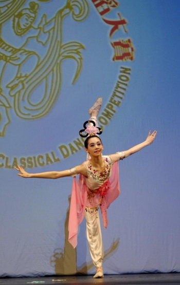  Миранда Чжоу-Галати выступает в финале конкурса классического танца, организованного NTD TV. Фото: Бин Дай/Великая Эпоха