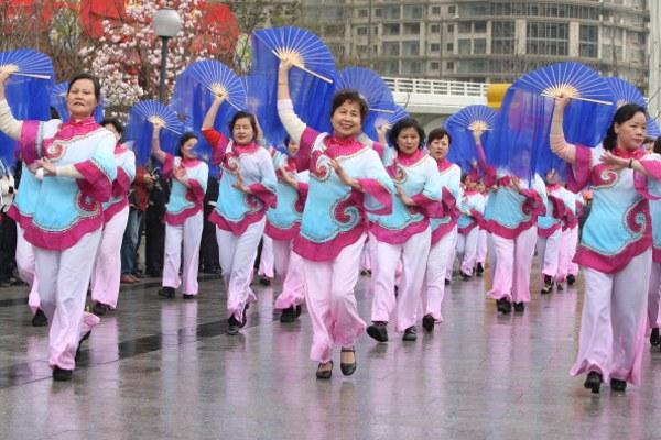 5 апреля в Китае отмечают праздник — Цинмин. Фото: Getty Imeges