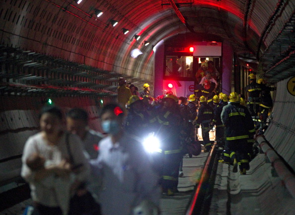 Крупное столкновение поездов произошло в шанхайском метро