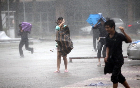 Тайфун Nesat бушует на Хайнане