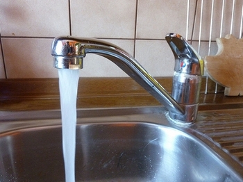 Водопроводная вода в Китае не пригодна для питья. Фото с epochtimes.com