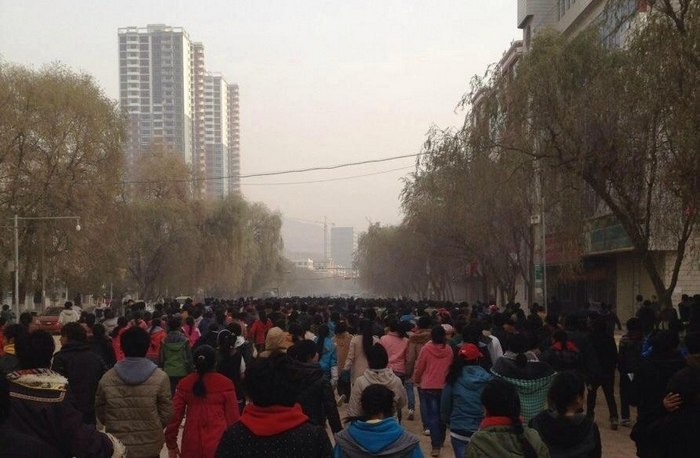 Тысячи тибетцев начали акции протеста в Китае