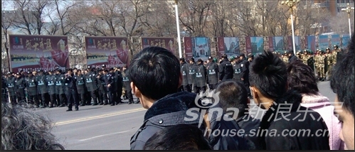 Китай. Полиция разогнала крестьян, требующих вернуть им землю