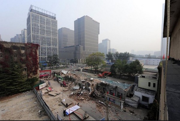 Руины здания культурного «Парка новаторских идей». Октябрь 2011 год. Фото с kanzhongguo.com