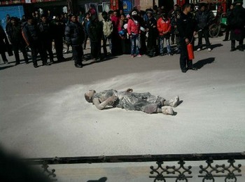 Тибетский монах Пуцонг, совершивший самосожжение 16 марта 2011 года в уезде Аба провинции Сычуань. Фото: Free Tibet