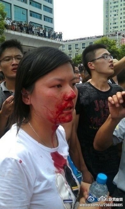 Протесты в городе Цидун провинции Цзянсу. Июль 2012 год. Фото с epochtimes.com