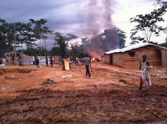 Власти Ганы сжигают технику и хижины китайских мигрантов. Июнь 2013 года. Фото с epochtimes.com