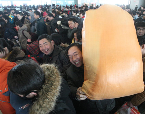 Китай сотрясается от новогодней миграции населения