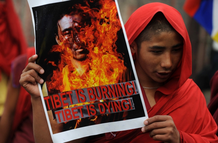 Власти Китая хотят арестами решить проблему самосожжений тибетцев
