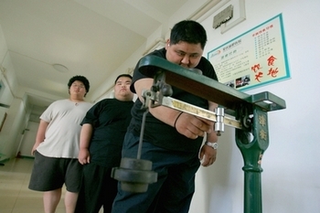 Китайцы неуклонно толстеют. Фото: China Photos/Getty Images