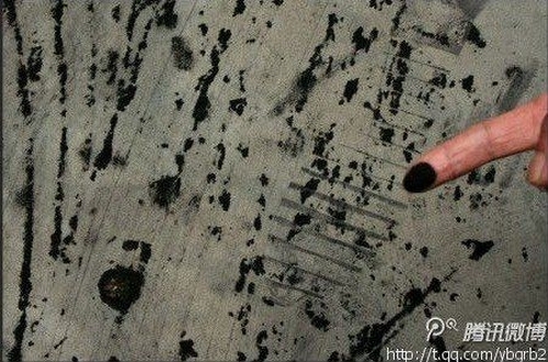 Угольный дождь. Город Ханчжоу. Март 2013 года. Фото с epochtimes.com