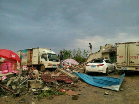 Стихийные бедствия на юге Китая унесли жизни более 20 человек