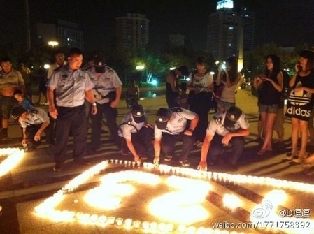 Китайская полиция разогнала акцию поминовения погибших в железнодорожной катастрофе