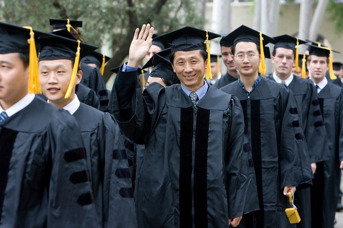 Поток китайских студентов в США ежегодно увеличивается почти на половину