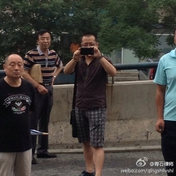 Китай. Адвоката избили полицейские прямо в суде