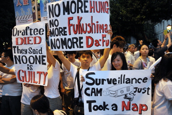 Внимание китайцев с материка привлекли массовые протесты в Тайване