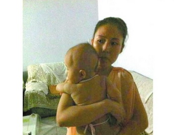Пьяный китайский полицейский искалечил ребёнка