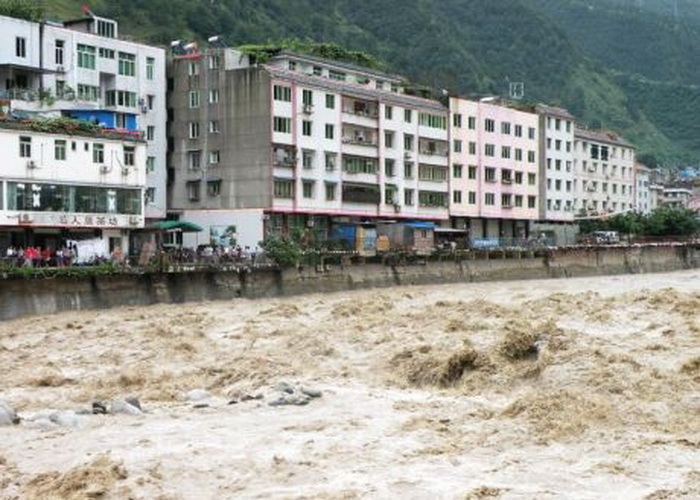 В Китае из-за непогоды погибло 100 человек. Фото с сайта epochtimes.com