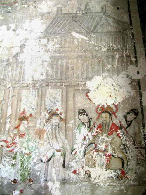 Реставрация китайской фрески проходит крайне небрежно