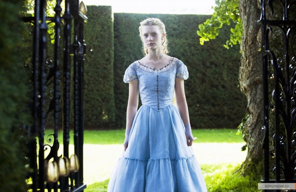 «Алиса в Стране чудес». Кадр из фильма. Фото с сайта kinopoisk.ru