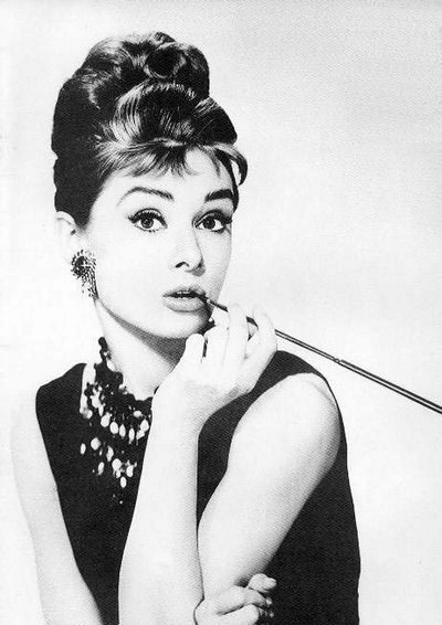 Одри Хепберн  признана  самой красивой женщиной XX столетия