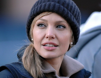 Роль Анджелины Джоли в фильме «Солт» изначально писалась для мужчины