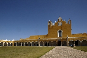 Атриум монастыря Изамаль является вторым по величине после Ватикана. Фото: Mahaux Photos