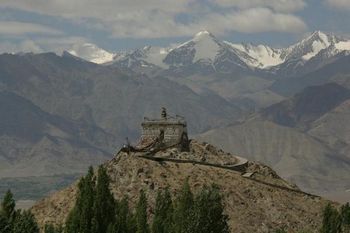 Древняя Тибетская крепость. Фото с сайта blogs.mail.ru
